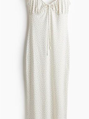 h and m white floral dress H&M Tiered-Skirt Poplin in White/Floral UFO No More Square neckline and narrow Oscar de la Renta -